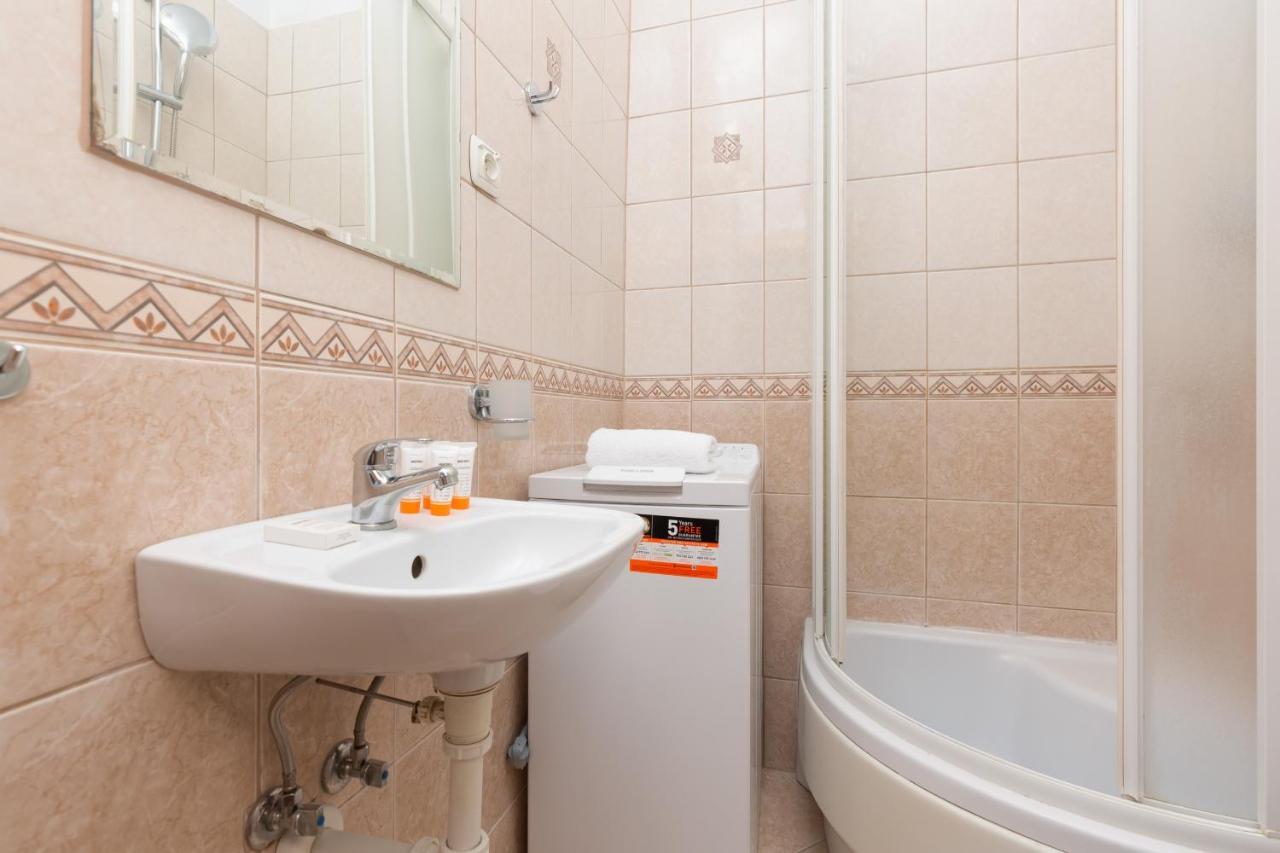 Metro Politechnika Studio Konstytucji By Renters Appartement Warschau Buitenkant foto